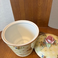 🌹バラの花の陶器小物入れ　薔薇　ポット🌹の画像