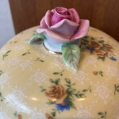 🌹バラの花の陶器小物入れ　薔薇　ポット🌹の画像