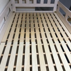 二段ベットの画像