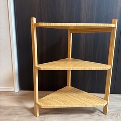 ベッドサイドテーブルの画像