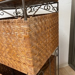 レトロな籐の収納ケース　ランドリーケース　キャスター付の画像