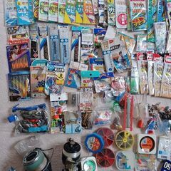 激安、古い釣具　とにかくいっぱいの画像