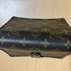 最終11月3日❗️午前10時㊗️締切🉐 限定❗️ 　正規品ルイビィトン二つ折り財布　付属品ケース付き一式の画像