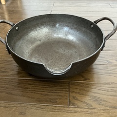 鉄鍋の画像