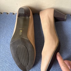ベージュのパンプス　Ｍの画像