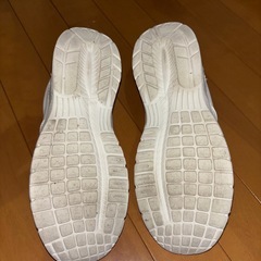 手を使わず履ける❗️ナースシューズの画像