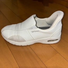 手を使わず履ける❗️ナースシューズの画像