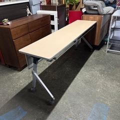 A1732🌟配送可能♻️激安‼️ NAIKI(ナイキ)KUYシリーズ 会議用テーブル 幕板付き 棚付き 幅1800×奥行450×高さ700・720mm🌟の画像