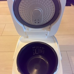 TOSHIBA 炊飯器　3号　RC-5XLの画像