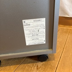 木製3段キャビネットの画像