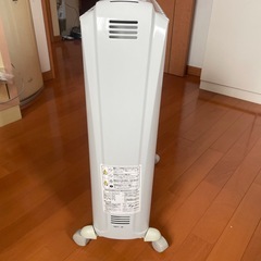 DeLonghi オイルヒーター dragon3 ホワイト　ぼぼ未使用の画像