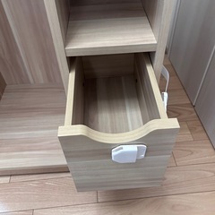 キャスター付きラックの画像