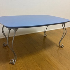 ネコ脚テーブルの画像