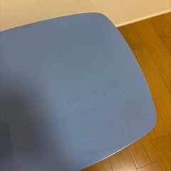 ネコ脚テーブルの画像