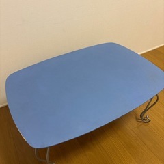 ネコ脚テーブルの画像