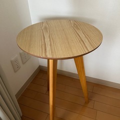 おしゃれなサイドテーブルの画像