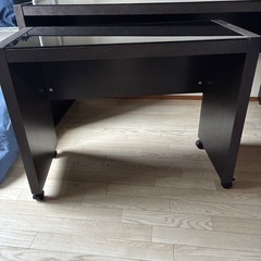 天板ガラス面デスク、可動式サイドテーブルセットの画像