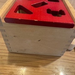 ミッキィ社 Ｍポストボックス 赤 micki 木製玩具 知育玩具 積み木 型はめの画像