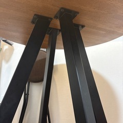 ダイニングテーブルの画像