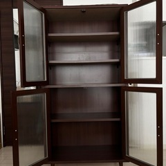 収納家具（食器棚や本棚）の画像