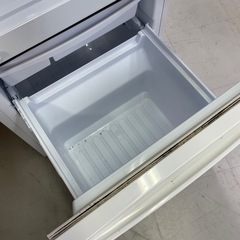 シャープ 2020年 137L 冷蔵庫 ※未清掃※左サイドにキズありの画像