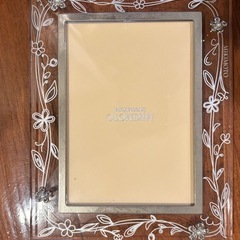 写真立て、フォトフレームたくさんの画像