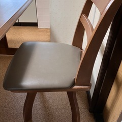 6人掛けダイニングテーブル&椅子二脚の画像