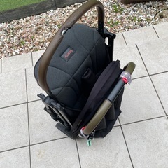 折りたたみ式ベビーカーの画像