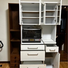 食器棚
の画像