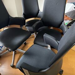 MERRYFAIR DELPHI ミドルバック　オフィスチェアの画像
