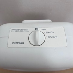 アイリスオーヤマ ヒーター セラミックファンヒーター 1200W 転倒オフ機能 速暖 小型 コンパクト CH-127D ホワイトの画像