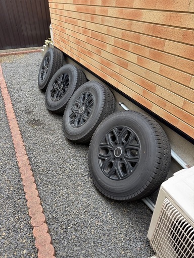 「【決まりました】ブリヂストンスタッドレスVL10タイヤホイール4本セット ハイエースやキャラバンに