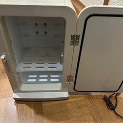 2電源式コンパクト電子冷温ボックスの画像