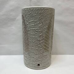 美品 傘立て 白 ホワイト 直径約24×高さ42cm 葉柄 テクスチャーアート 陶器 玄関 収納 エントランスの画像