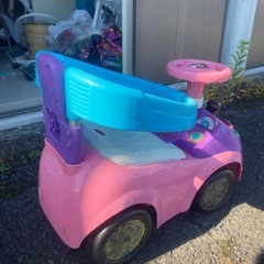子供のおもちゃ 車の画像