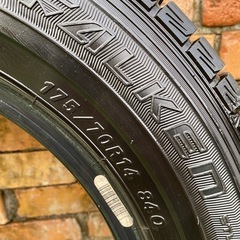 175/70/14 スタッドレス 4本セット　FALKEN ESPIA EPZ の画像