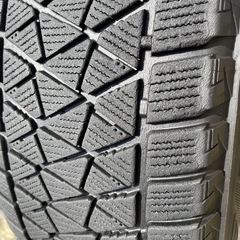 スタッドレスタイヤ ブリヂストン 255/65 R17の画像