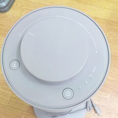 美品 cado/カドー 電気ヒーター 2023年製 SOL-001S 首振り機能・オフタイマー機能搭載 クールグレー 西岡店の画像