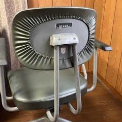 レトロなチェアの画像