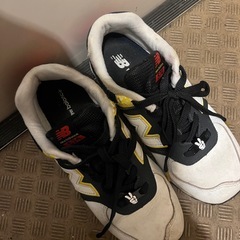 ニューバランス　ディズニーコラボ　レディース靴の画像