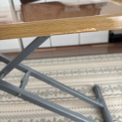 昇降テーブルの画像