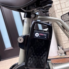 パナソニック 電動アシスト三輪車 ビビライフ BE-ELR833T バッテリー充電器付き 前後カゴ付きの画像