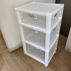 カインズ　スタックコンテナ　キャスター付3段の画像
