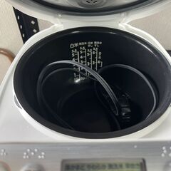 TOSHIBA IHジャー炊飯器 RC-10HW 炊飯器 5.5合 本かまど 無洗米対応 東芝 の画像