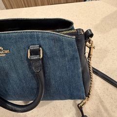 COACH デニムショルダーバッグの画像
