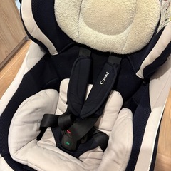 【Combi チャイルドシート 回転式ベース付き】の画像