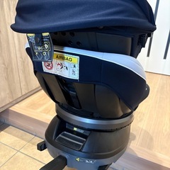 【Combi チャイルドシート 回転式ベース付き】の画像