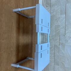 伸縮性収納ラックの画像