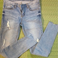 おまとめ　ジーパン3点　黒パンツ1点　の画像