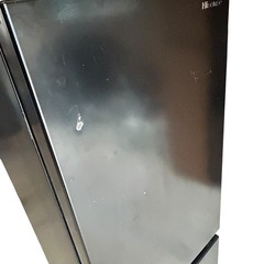【ジ1026-19】凹み汚れなどある為今だけ格安で譲ります❗️ ハイセンス Hisense ノンフロン冷凍冷蔵庫 2ドア HR-D1701B 2021年製の画像